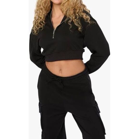 NWT WeWoreWhat cropped black 1/2 zip hoodie. Size XS - Picture 2 of 5